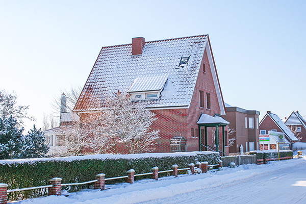 Haus Kuschmierz im Schnee
