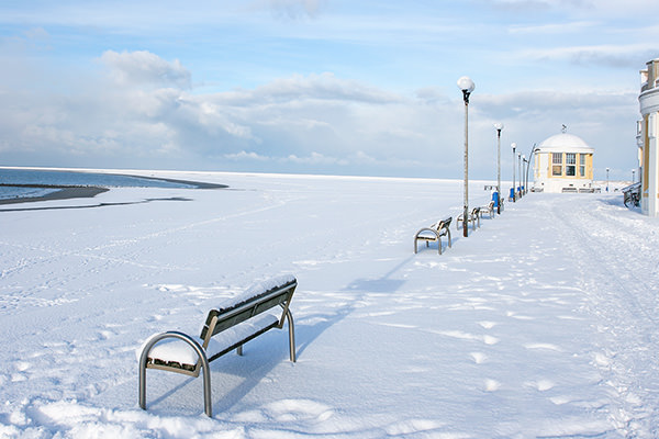 Nordbad und Musikpavillion im Schnee